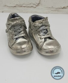 Kinderschoentjes tin